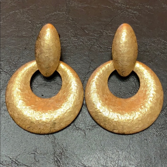 Miriam Haskell Large and In Charge Clip Earrings - Picture 5 of 5